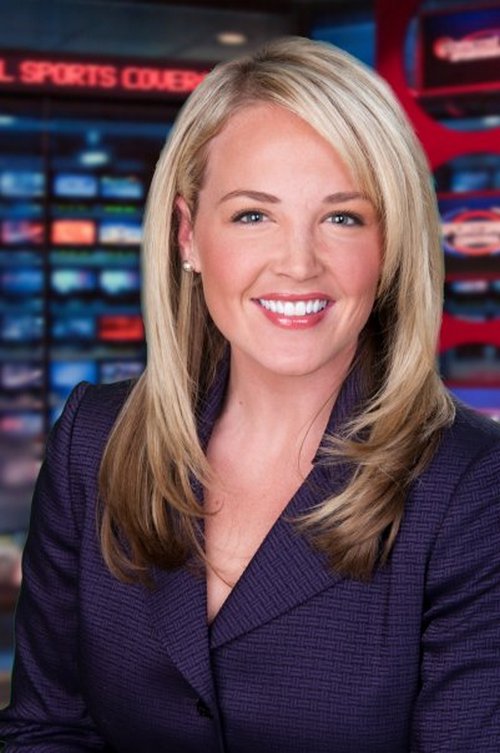 Carolyn Manno is known as an American sports anchor. 