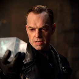 Hugo Weaving profile picture