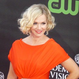 Jennie Garth profile picture