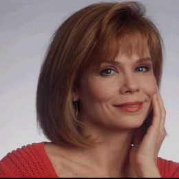 Julia Barr profile picture