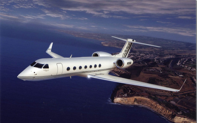 Private Planes: 2016 Presidential Candidates