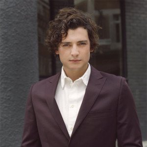 Aneurin Barnard