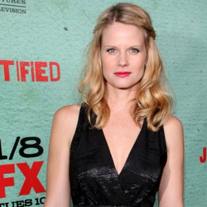 Joelle Carter