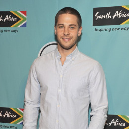 Dean Geyer profile picture