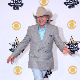Dwight Yoakam profile picture