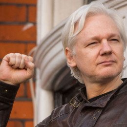 Julian Assange profile picture