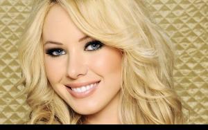 Tiffany Toth age, bio, husband, looks, dressup, dating, pic tall