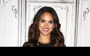Adria Arjona profile picture