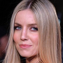 Annabelle Wallis profile picture