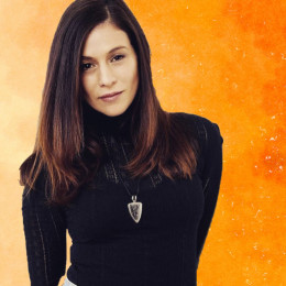 Yael Stone profile picture