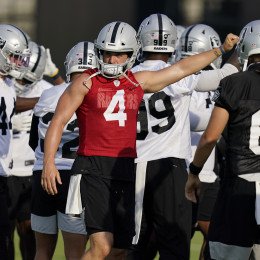 Derek Carr profile picture