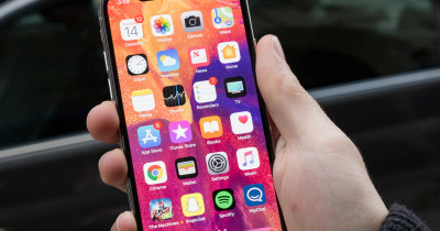4 Reasons to buy an iPhone X