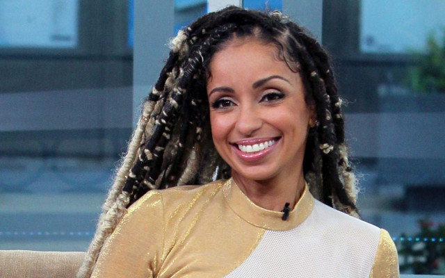 Does Mya have kids?